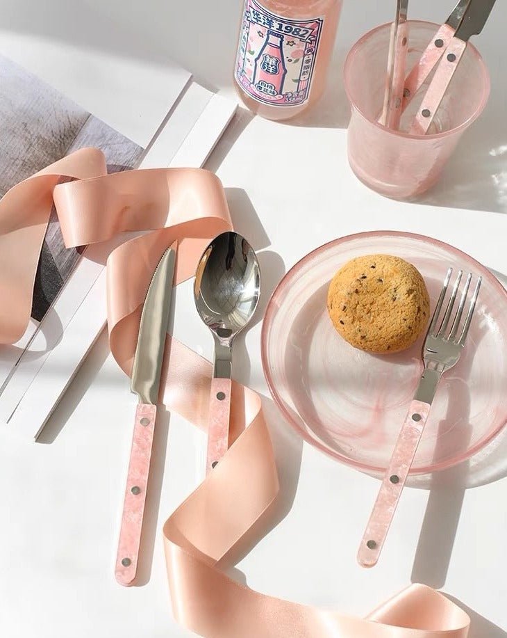 Australian-Inspired Pinky Flatware Set - 10-Piece Elegant Collection