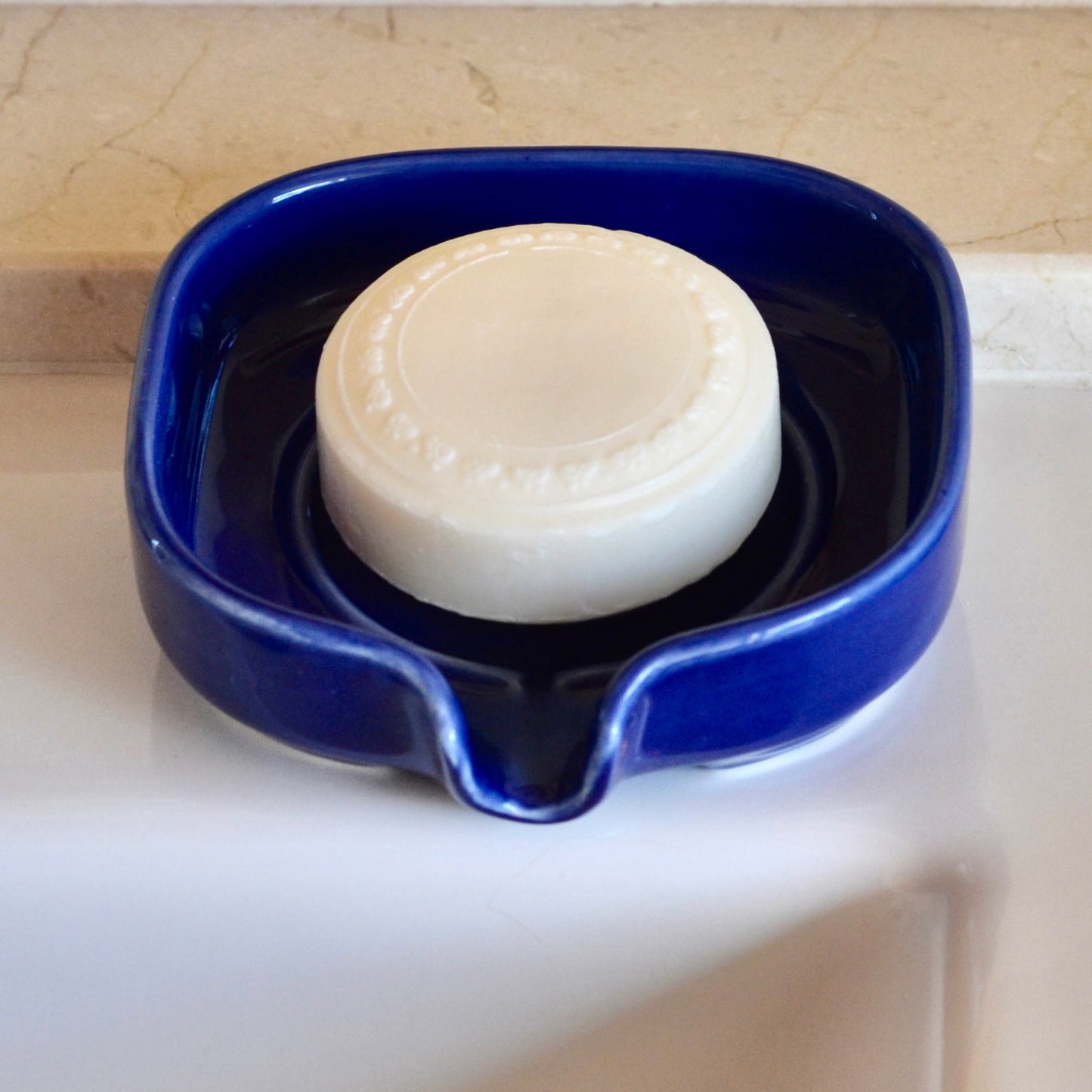 No-Waste Soap Dish - Self-Draining Porcelain Design
