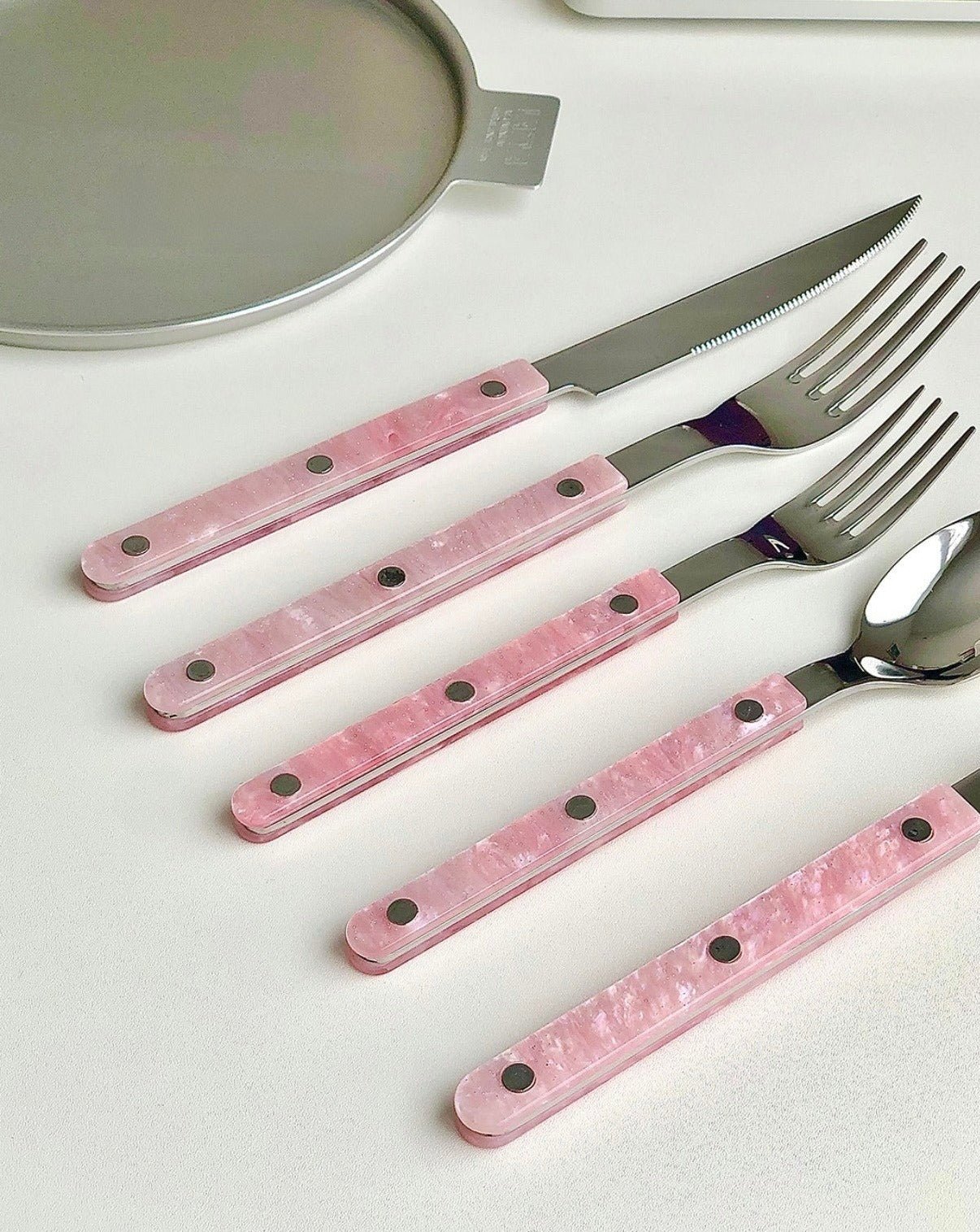 Australian-Inspired Pinky Flatware Set - 10-Piece Elegant Collection