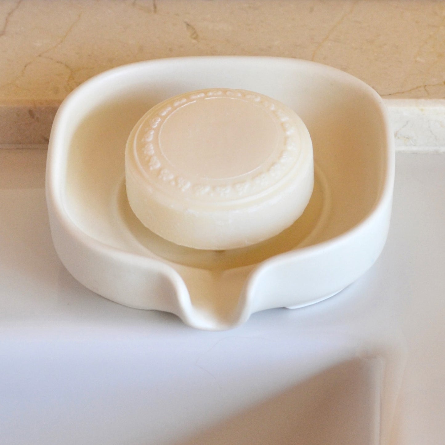 No-Waste Soap Dish - Self-Draining Porcelain Design
